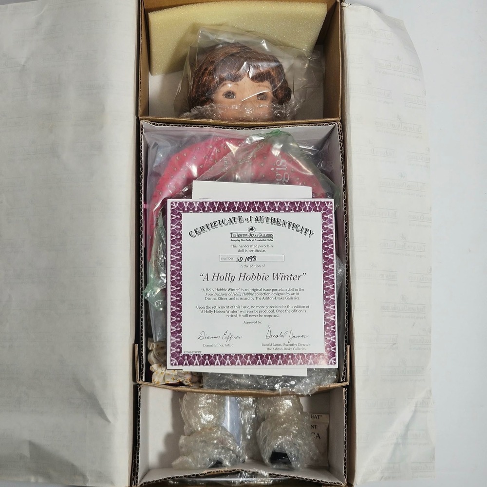 Ashton Drake Holly Hobbie Winter Porcelain Doll Dianna Effner COA New In Box